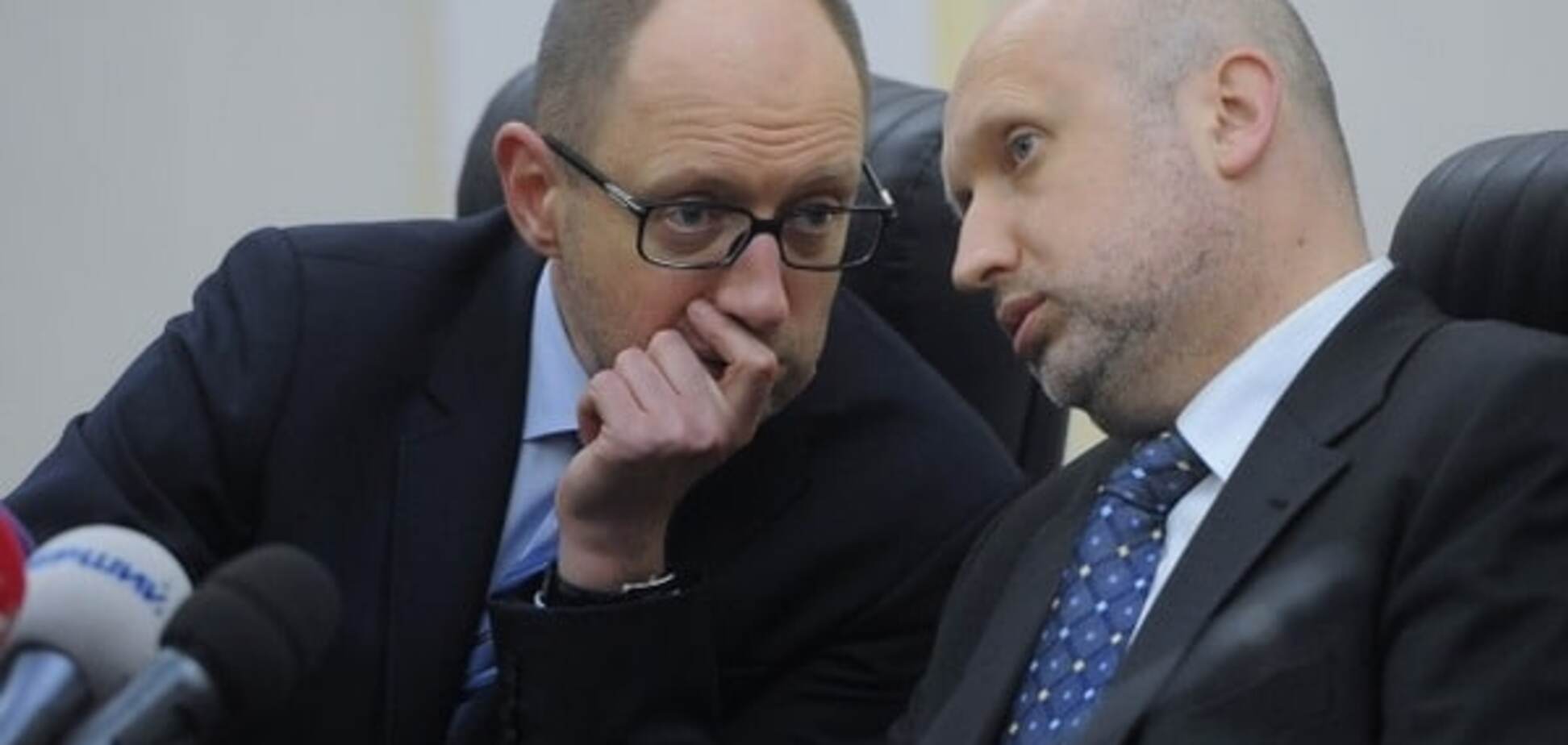 Турчинов & Яценюк: здуту кульку замінять надутою?