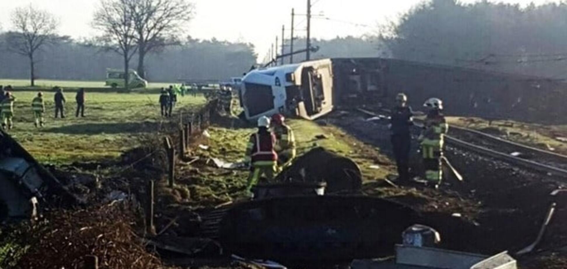 Смертельная катастрофа в Нидерландах: пассажирский поезд столкнулся с краном. Фоторепортаж