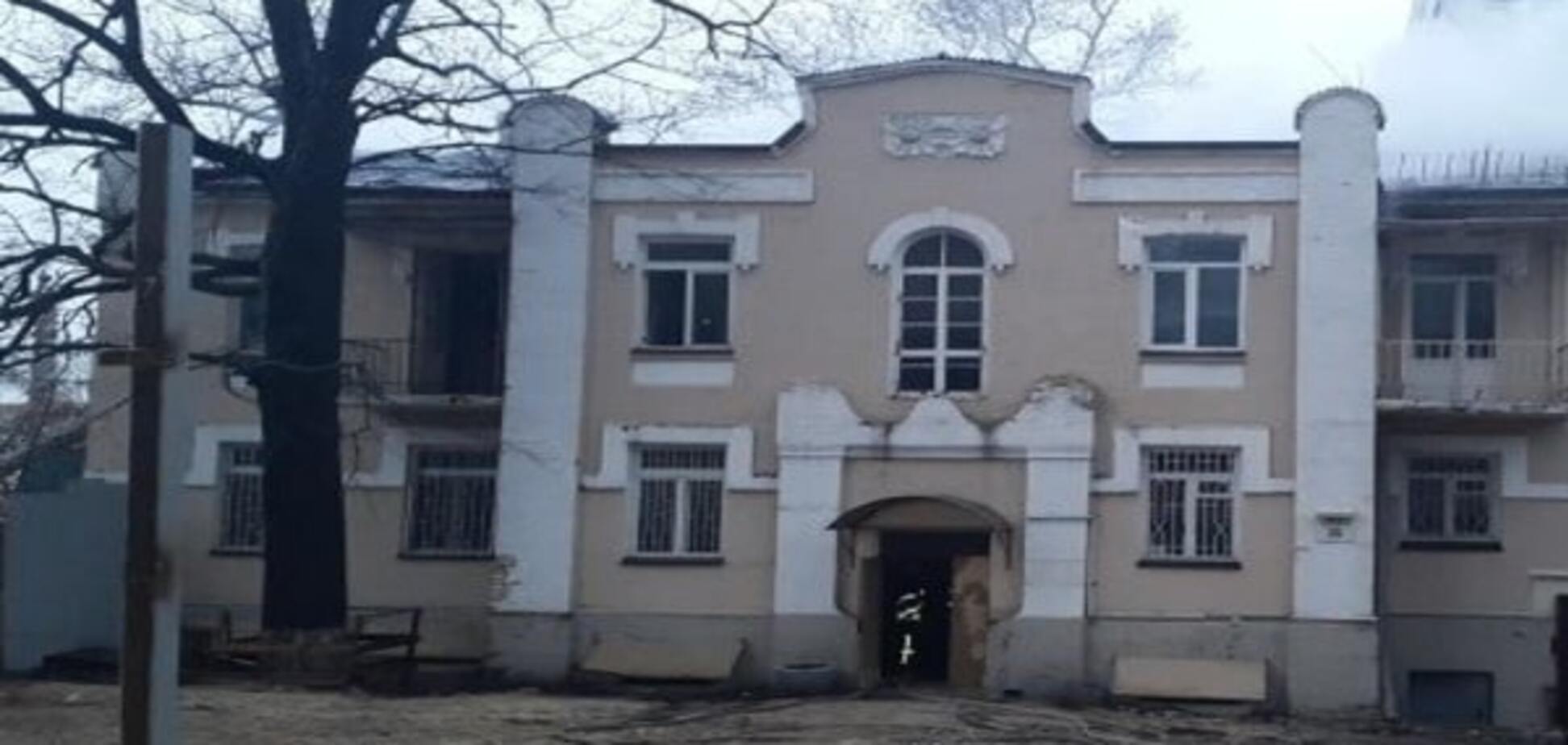 У центрі Києва вночі горів відселений будинок