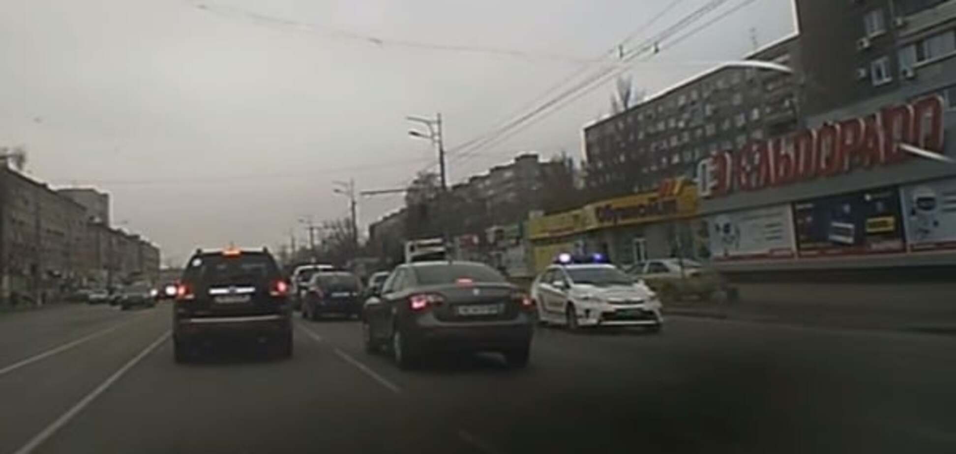 Без стрілянини: у Дніпропетровську поліція затримала в гонитві п'яну компанію