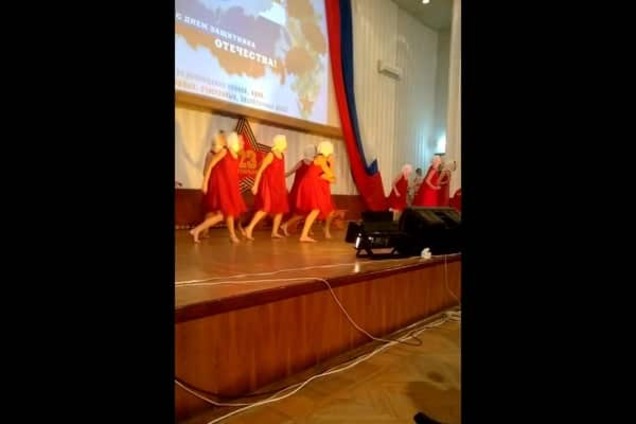 'Вагончик тронулся': в Крыму танец к 23 февраля стал новым 'тверком пчел'