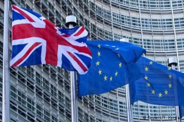 Brexit: угроза выхода Великобритании из ЕС обваливает курс евро