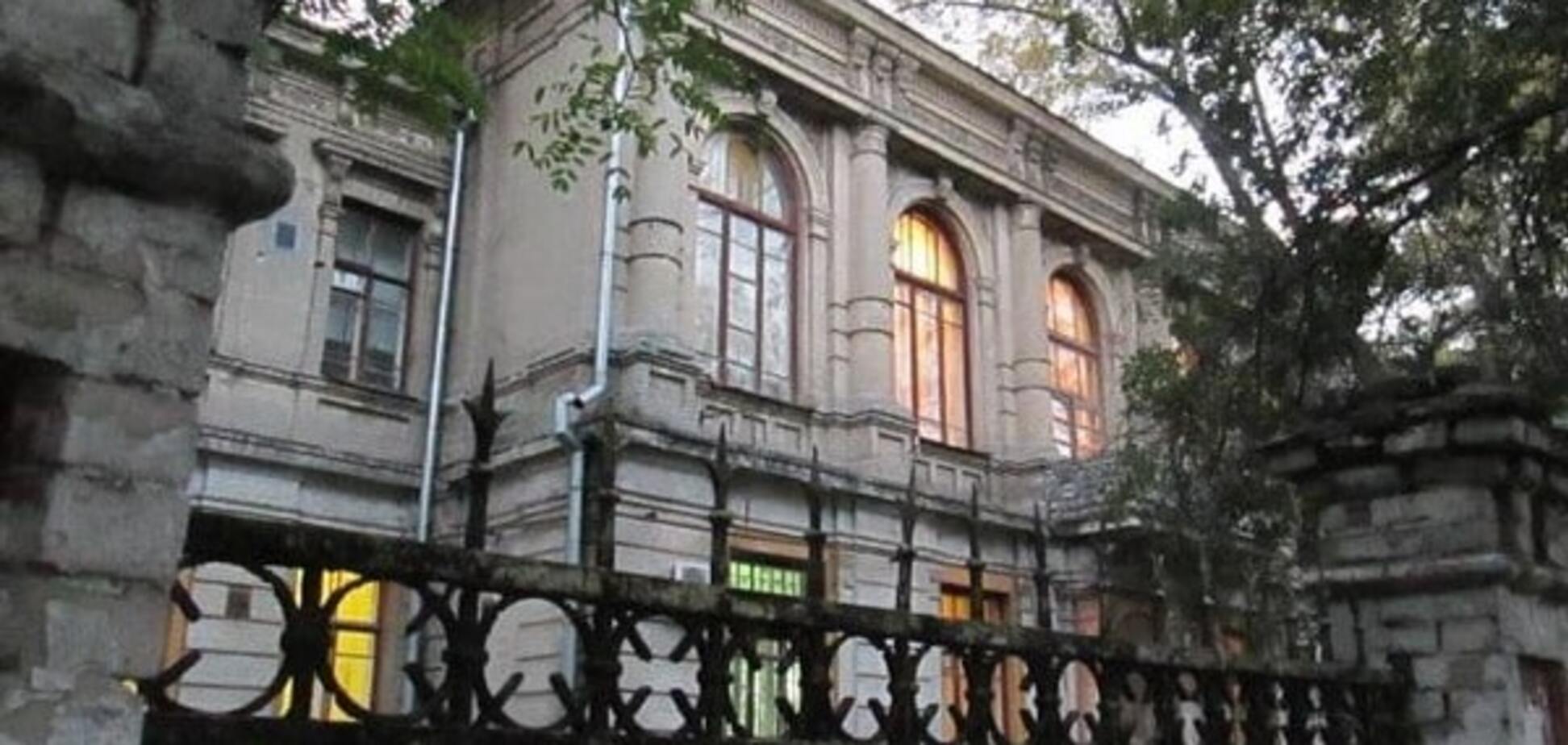 Президента просят не отдавать российскому банку военный госпиталь, отвоеванный Корбаном