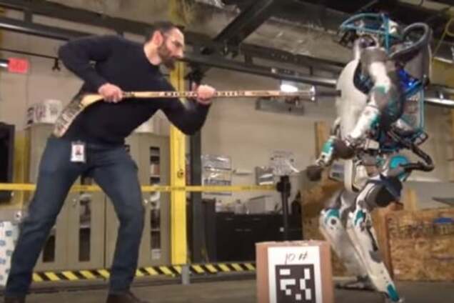 Война человека и робота: Google поиздевалась над собственным детищем