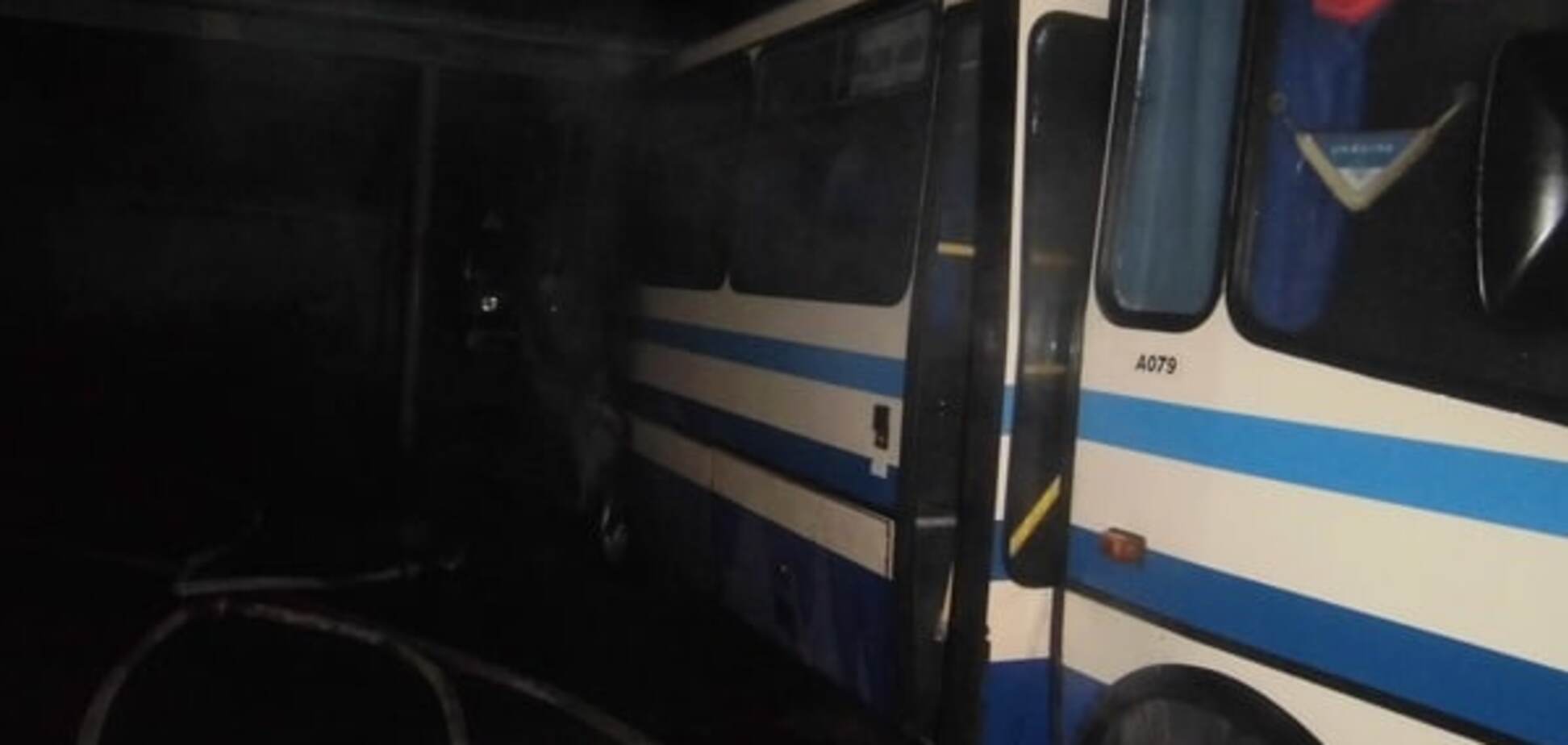 На Київщині невідомі підпалили автобус