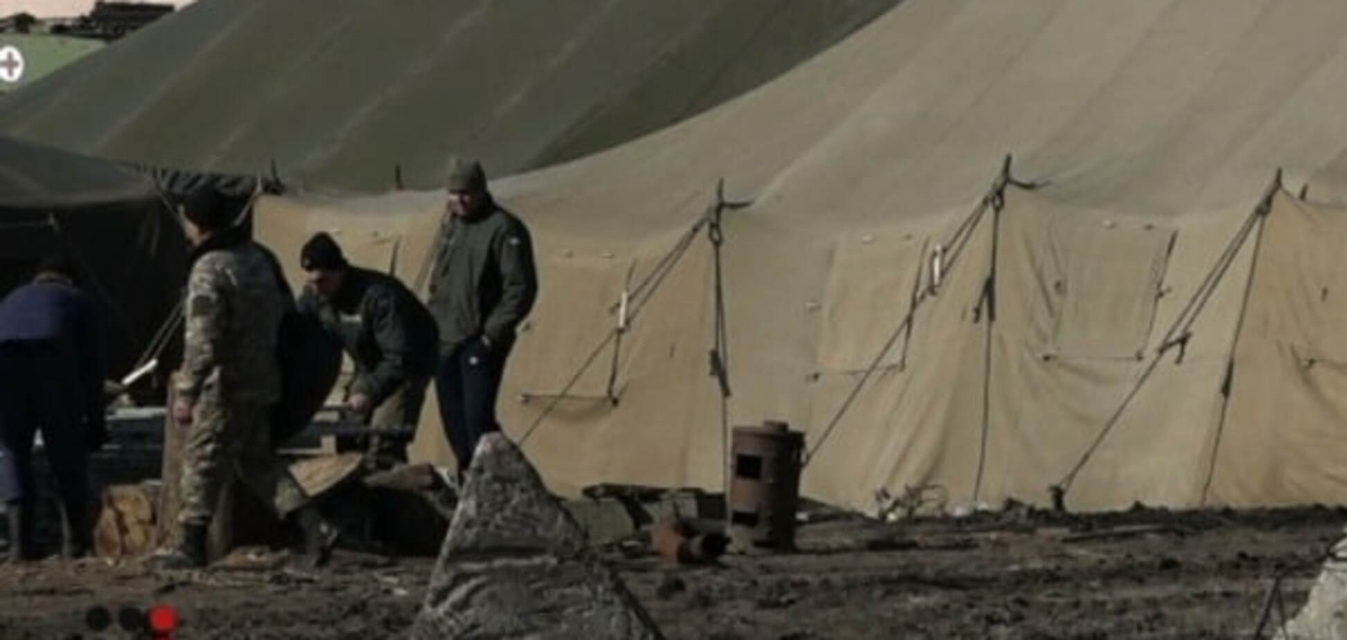 'Элитное жилье': в Николаеве морпехи живут в палатках из-за 'ремонта' в военном городке