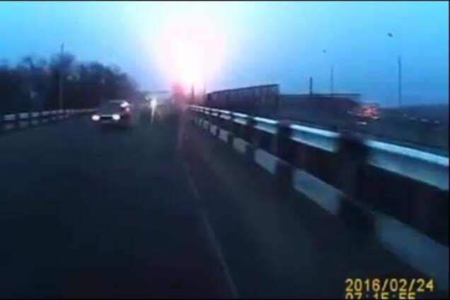 У мережі показали обстріл блокпоста в Ясинуватій: відеофакт