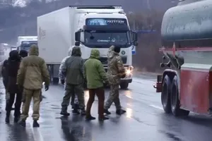 "Свобода" готова блокировать фуры из РФ