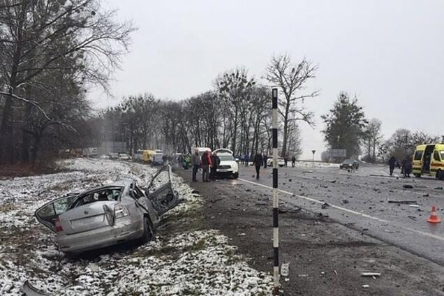 Громкое ДТП на Львовщине: погиб экс-регионал, 10 человек травмировано. Фоторепортаж