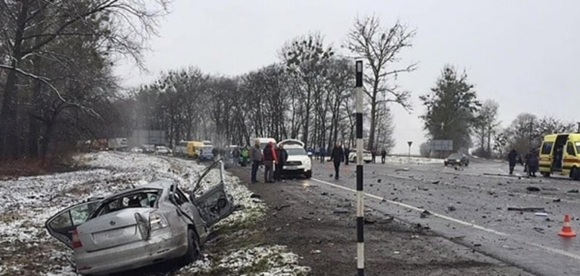 Громкое ДТП на Львовщине: погиб экс-регионал, 10 человек травмировано. Фоторепортаж