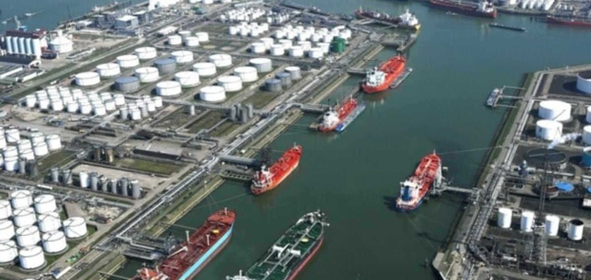 Торг неуместен: порт Роттердама заполнили танкеры с нераспроданной нефтью