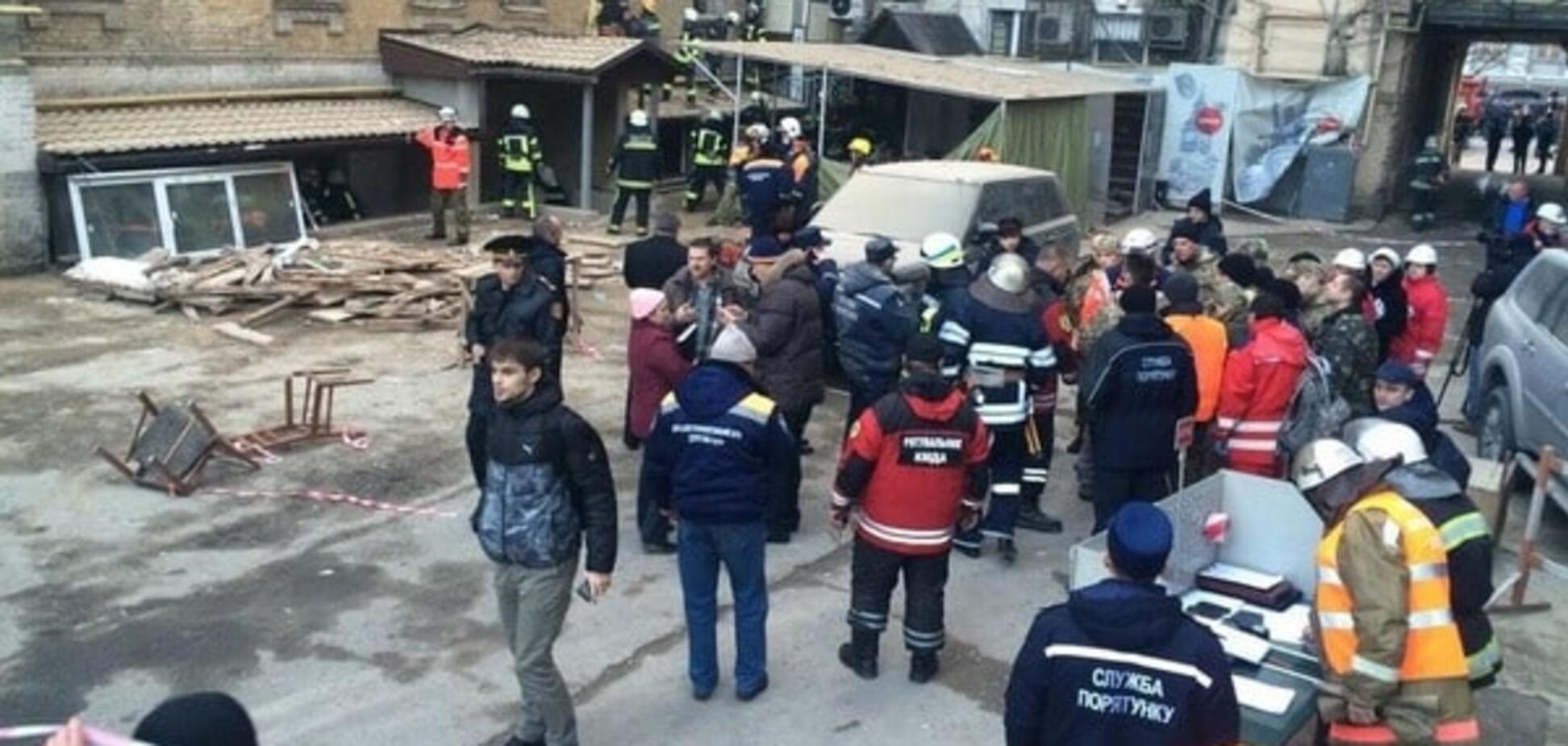 Обрушение здания в Киеве: в КГГА сообщили о состоянии пострадавших 