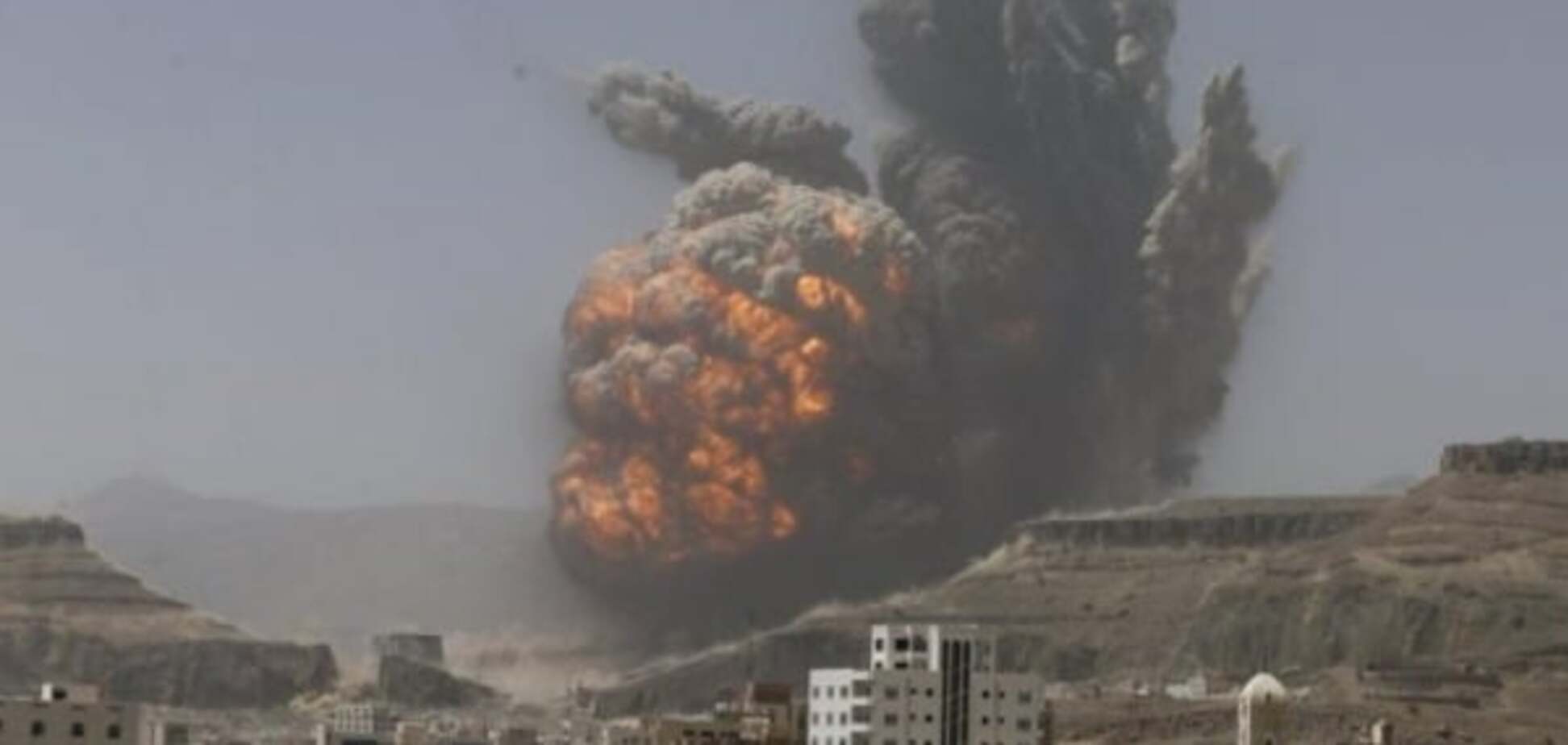 Йемен подвергся мощнейшему авиаудару: десятки погибших