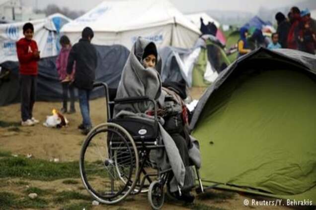 Эффект домино на 'балканском маршруте': на границе ЕС застряли тысячи беженцев