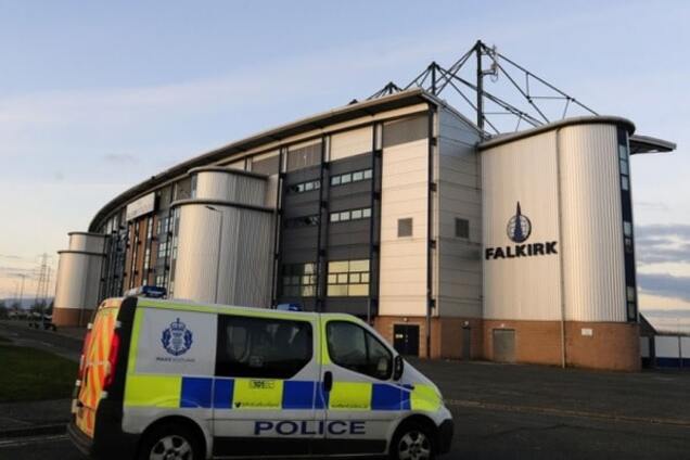 В Шотландии эвакуировали стадион из-за коробки конфет