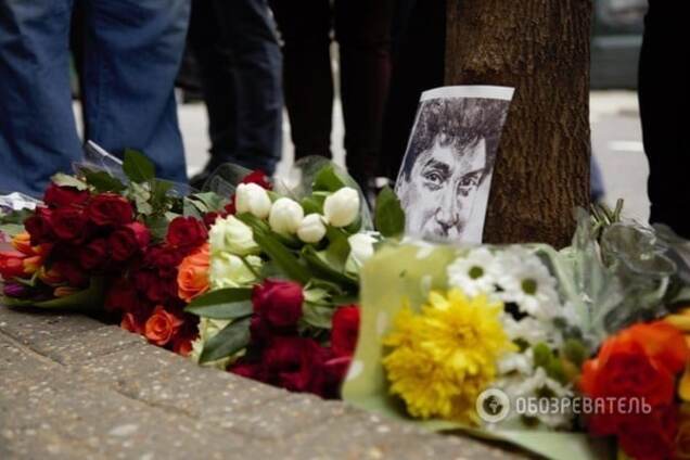 Шендерович и Троицкий в Лондоне почтили память Бориса Немцова: фоторепортаж