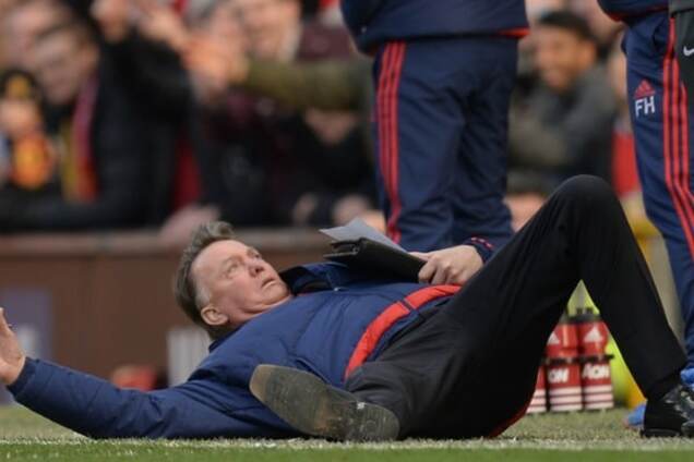 Пародия года. Знаменитый тренер устроил яркое шоу, общаясь с арбитром: видео момента