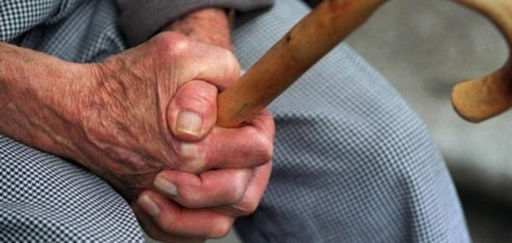 Суцільний неадекват: у Росії медбрат побив 92-річного ветерана