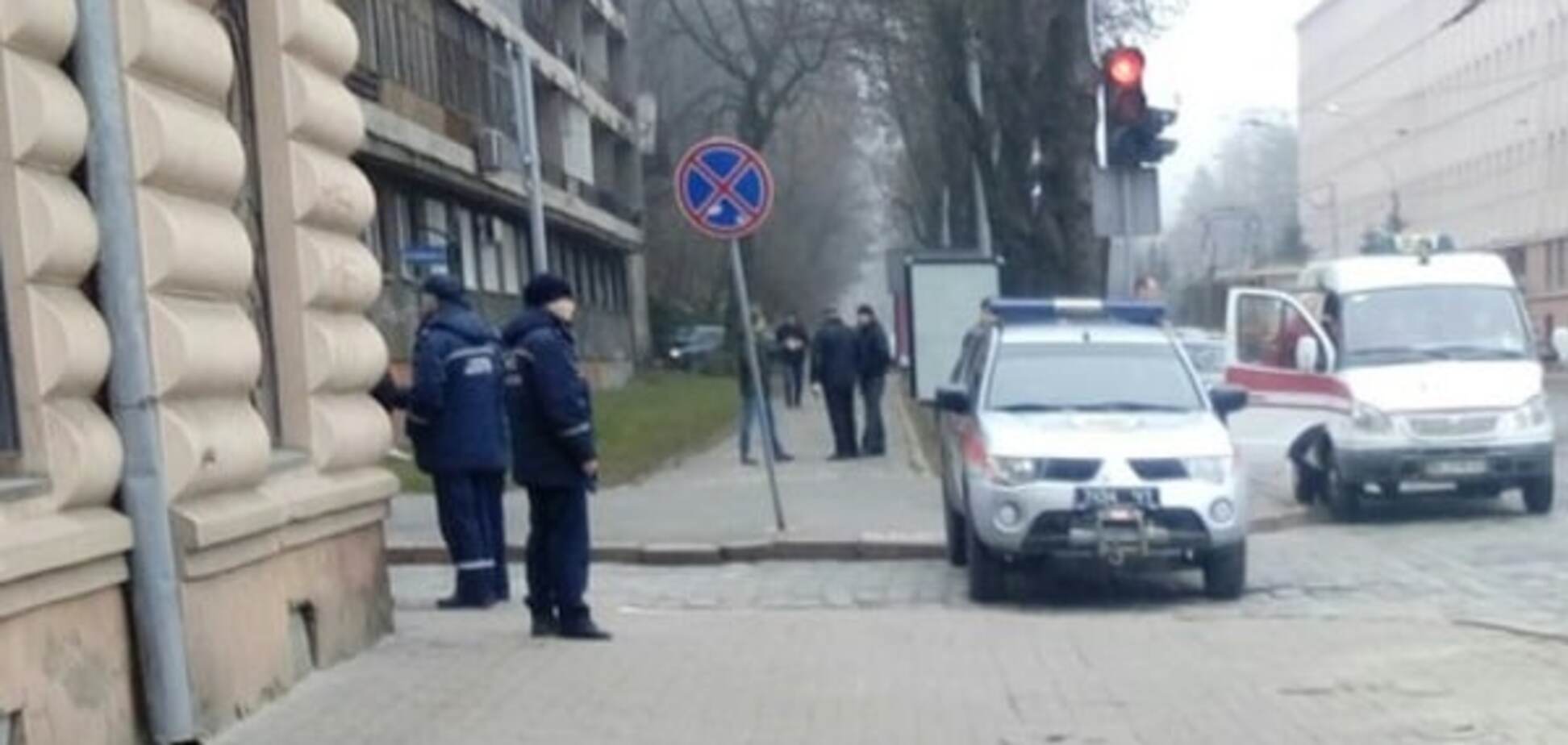 Во Львове возле приемной СБУ подорвали пакет со взрывчаткой