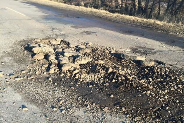 Крик души: в соцсети водители раскритиковали дорогу на Киев