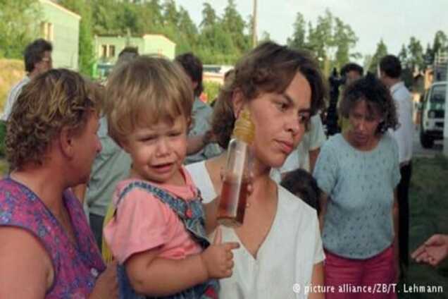 Миграционный кризис в Германии: Берлин рискует повторить ошибки 1990-х - СМИ