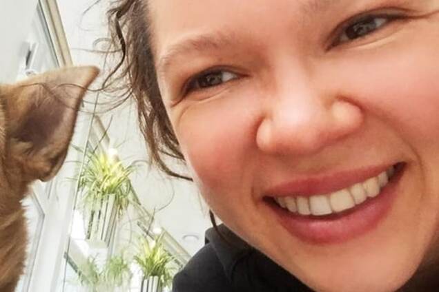 Руслана сделала жизнерадостное селфи с котом-патриотом