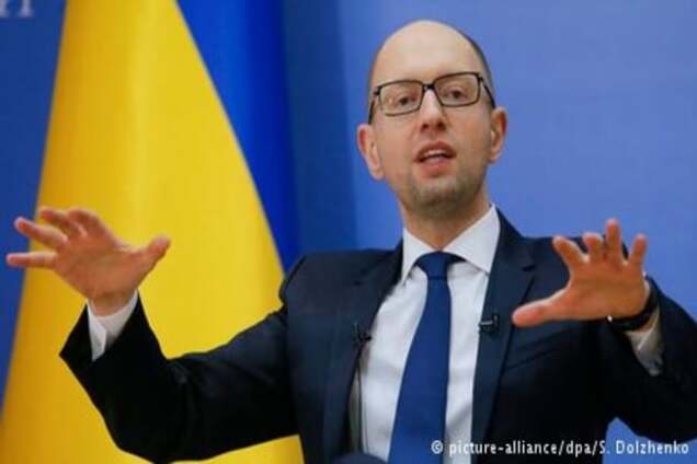 Отчет Кабмина: эксперты рассказали, чем хвастается и о чем умалчивает Яценюк