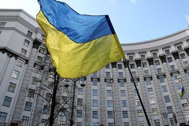 Потери и 'камбэки' Кабмина: подробности экстренного заседания у Яценюка