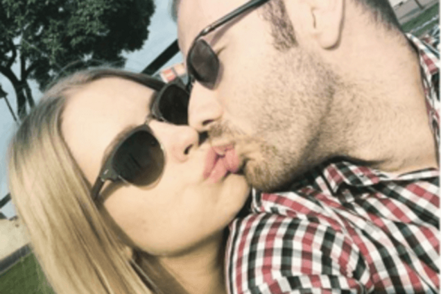 Сын Повалий показал красавицу-жену на пляже