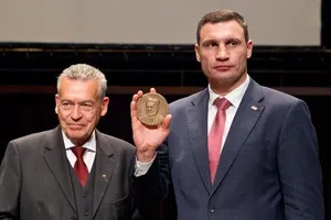 І знову у відпустку: Кличко полетів, але обіцяв повернутися