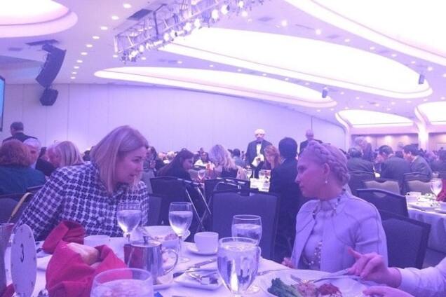 Пусть говорят, что дружбы женской не бывает: Тимошенко и Герман слились в объятиях. Фотофакт