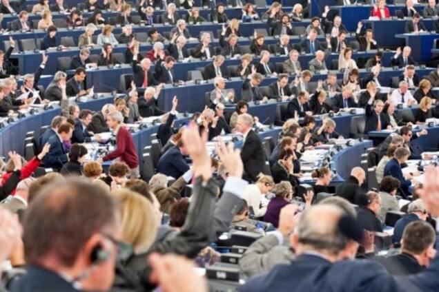 Вывести войска, вернуть Крым: Европарламент принял резолюцию по Украине с требованиями к России