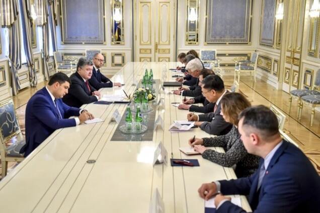 Порошенко на встрече с послами стран G7: Украине нужна перезагрузка Кабмина