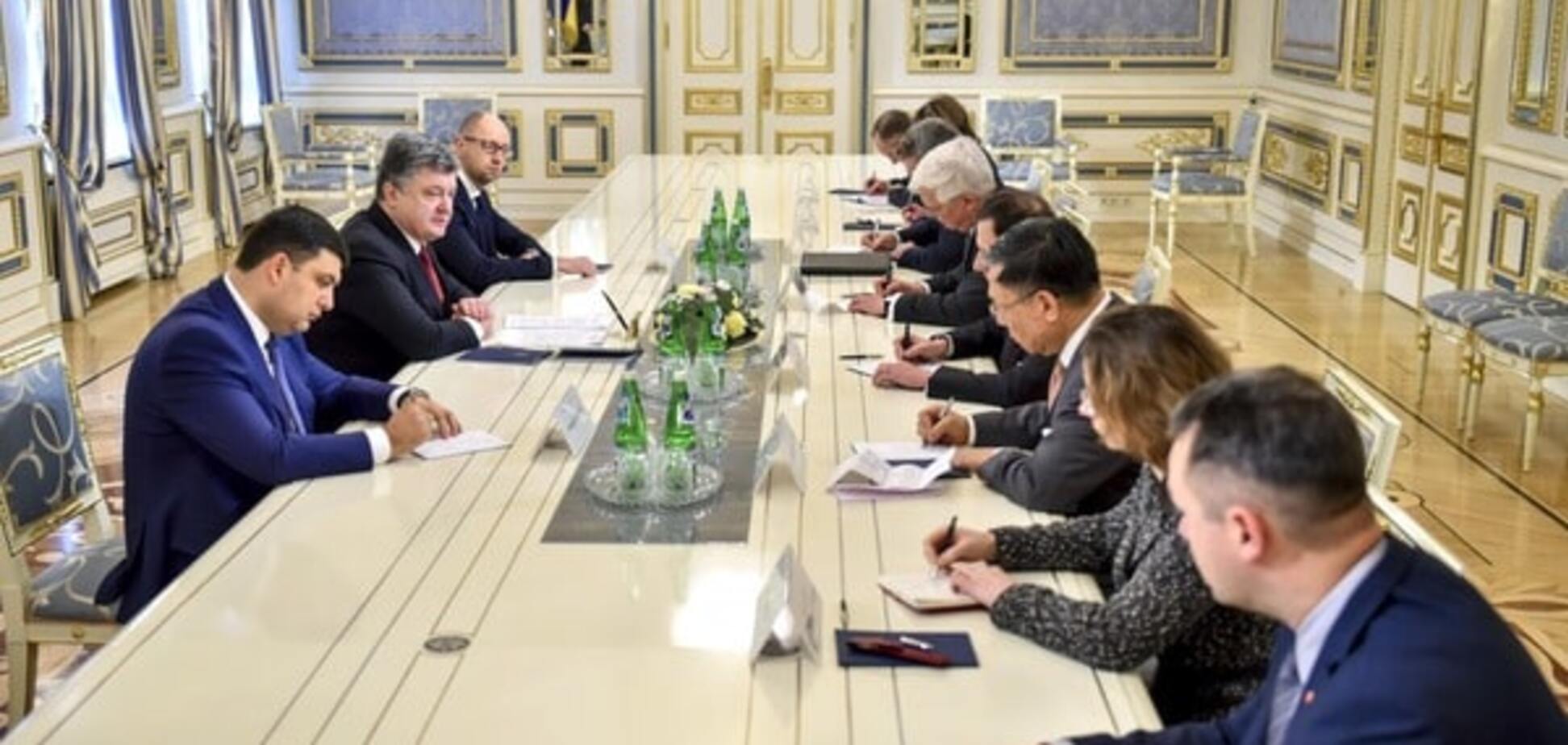 Порошенко на встрече с послами стран G7: Украине нужна перезагрузка Кабмина