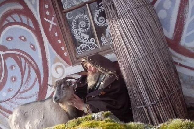 Домики в селе превратили в произведения искусства: опубликованы фото