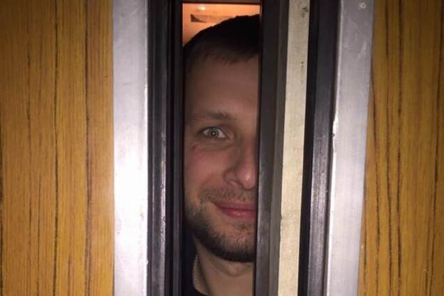 'Замуровали демоны': депутат Верховной Рады застрял в лифте с женщиной и собачкой