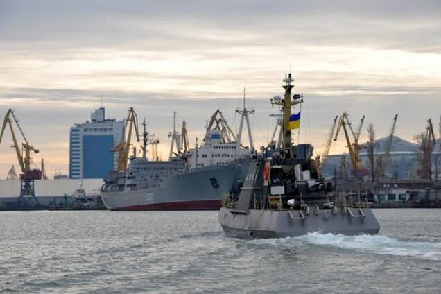 В Одессе военные испытали новый боевой стелс-катер: фотофакт