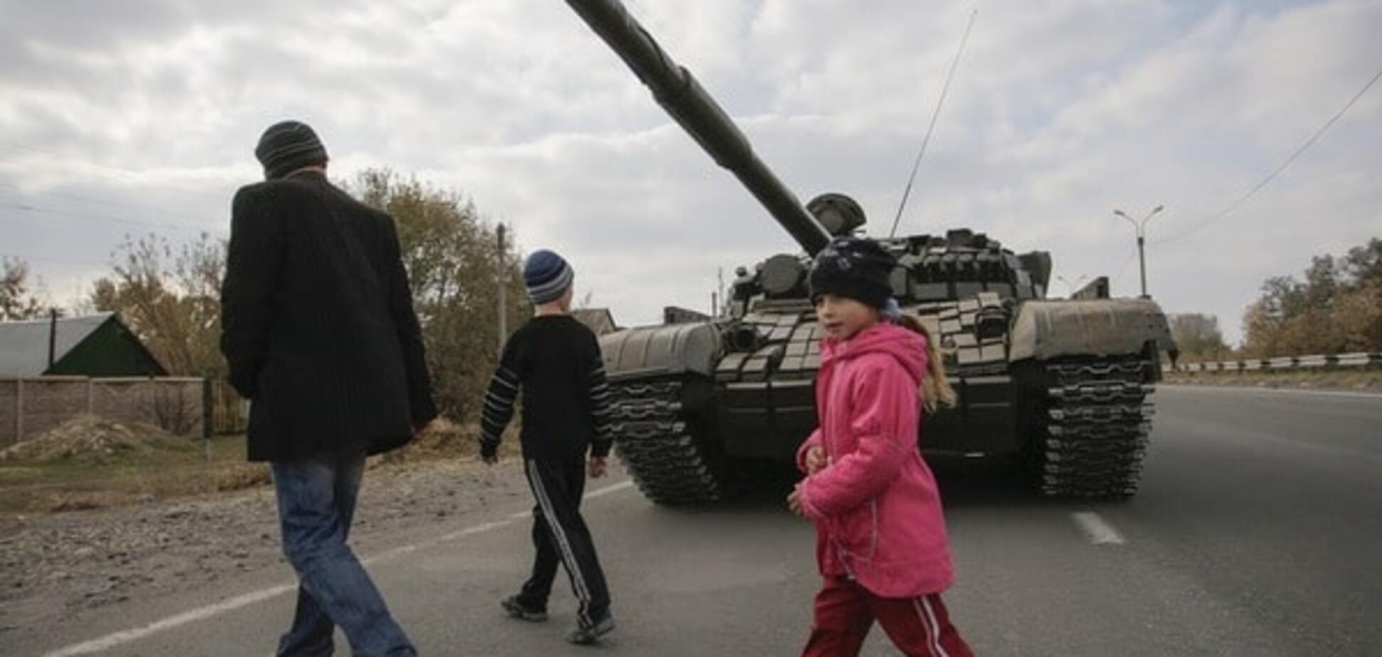 'Научились молчать и не нервничать': жители Донецка рассказали, как их изменила война