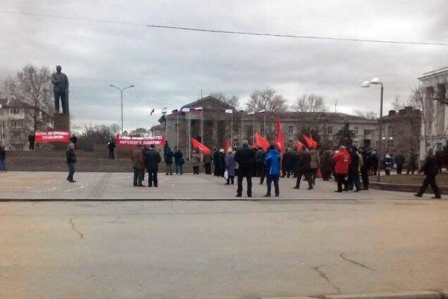 Досить каменів з неба: в Криму протестували проти безробіття і зростання цін