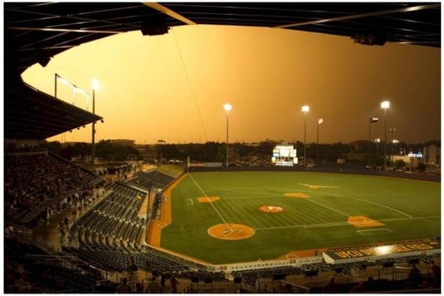 Не футболом единым: киевляне попросили Кличко построить бейсбольный стадион