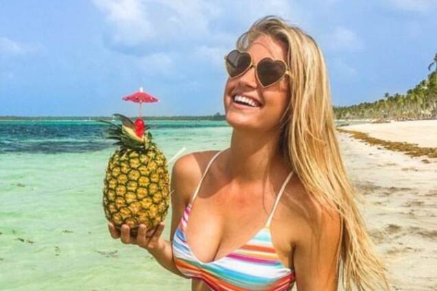 Блондинка бросила работу ради путешествий и разбогатела: яркий фоторепортаж