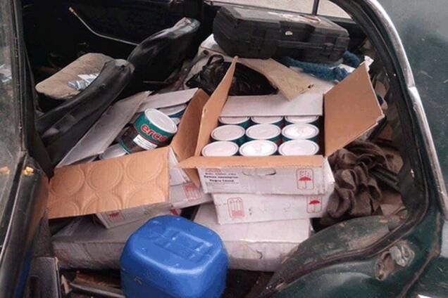 Ремонт не удался: террористам 'ЛНР' везли более 100 банок краски