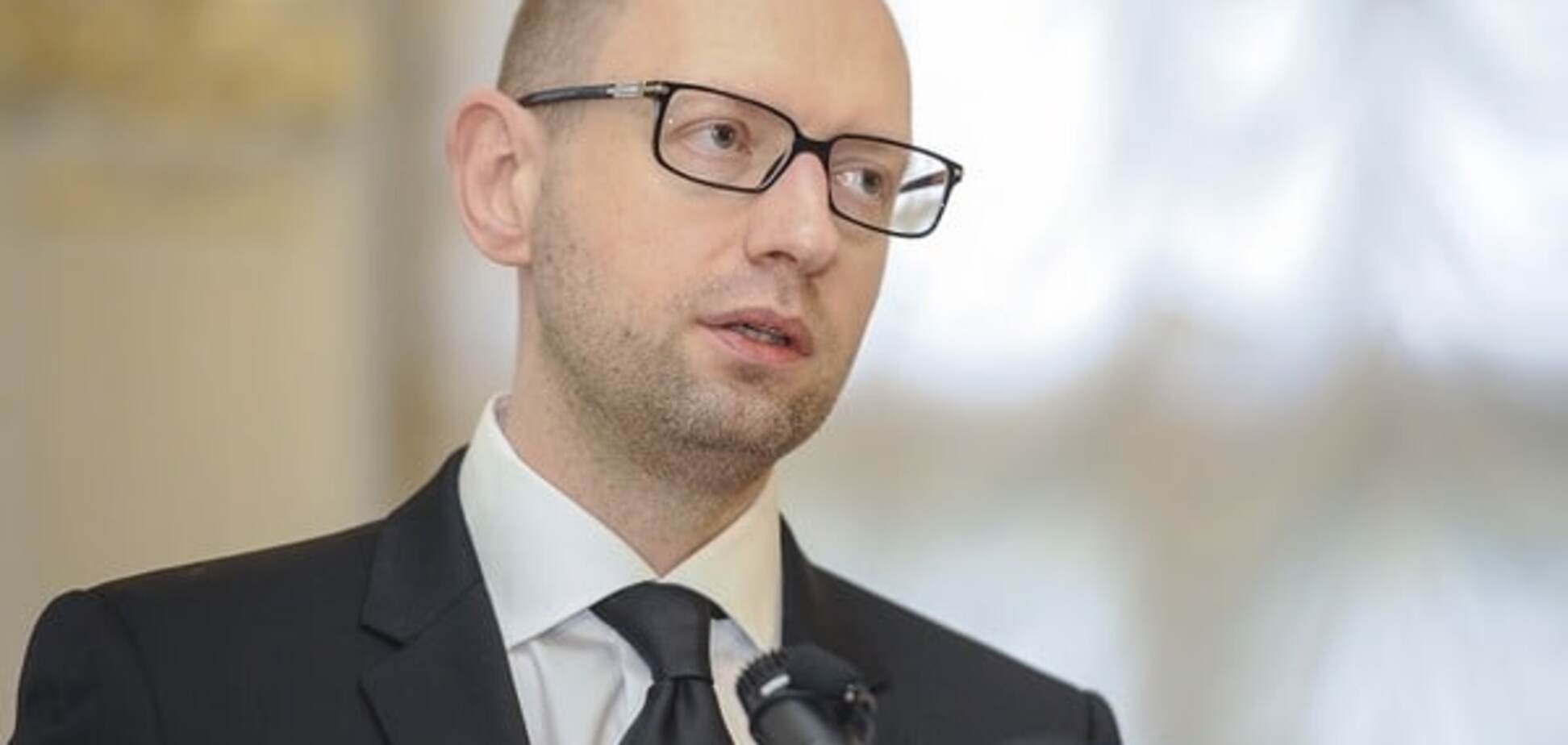 Чечеринда присоромив Яценюка через дорогі окуляри