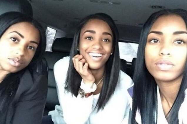 Кто есть кто: фото мамы с дочками-близняшками 'взорвало' сеть