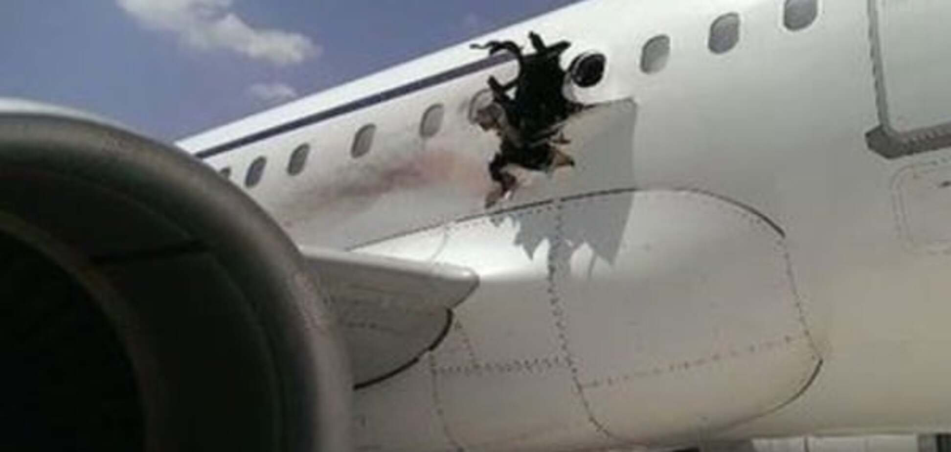 Террорист вылетел в дыру взорванного самолета А321 