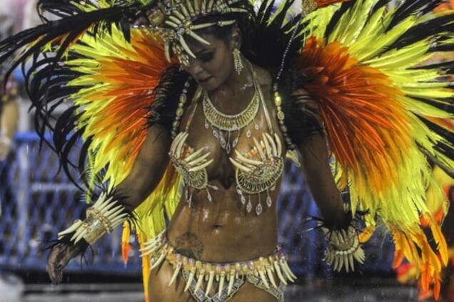 Фантастическое зрелище: в Рио-де-Жанейро стартовал традиционный карнавал. Изумительные фото