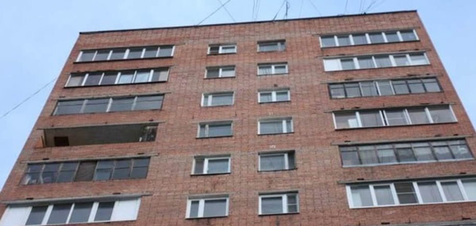 В Киеве девушка выбросилась с 7 этажа