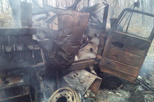 На Донбасі підірвалася вантажівка з бійцями АТО: є поранені