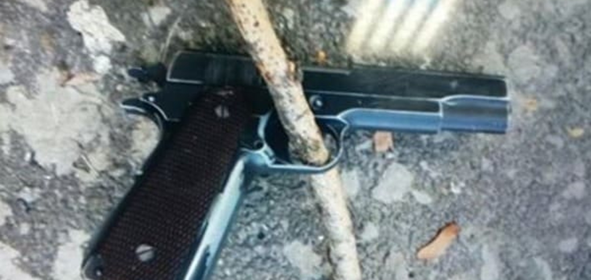 В киевской школе подросток угрожал детям пистолетом