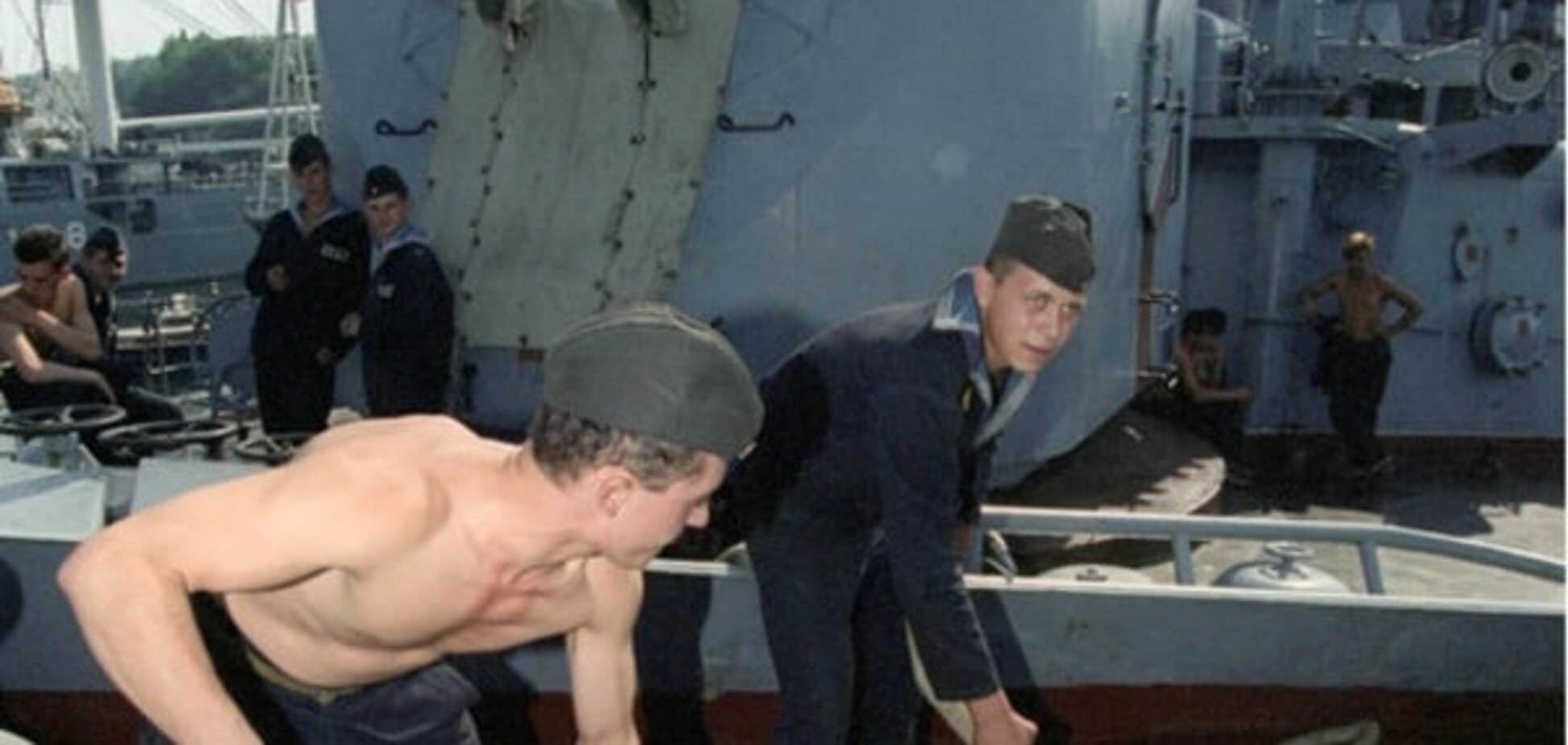 Шукають міни і підводні човни: військові кораблі та літаки Росії активізувалися в Чорному морі